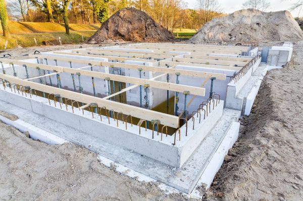 Settling Foundation Service in Lawrence